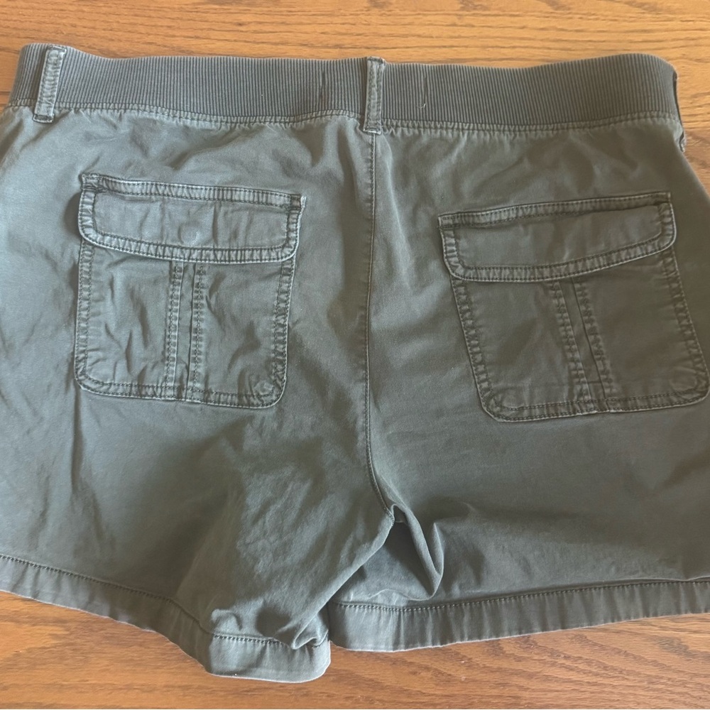 Sonoma Women's Cargo Shorts in Olive Green - Picture 2 of 3